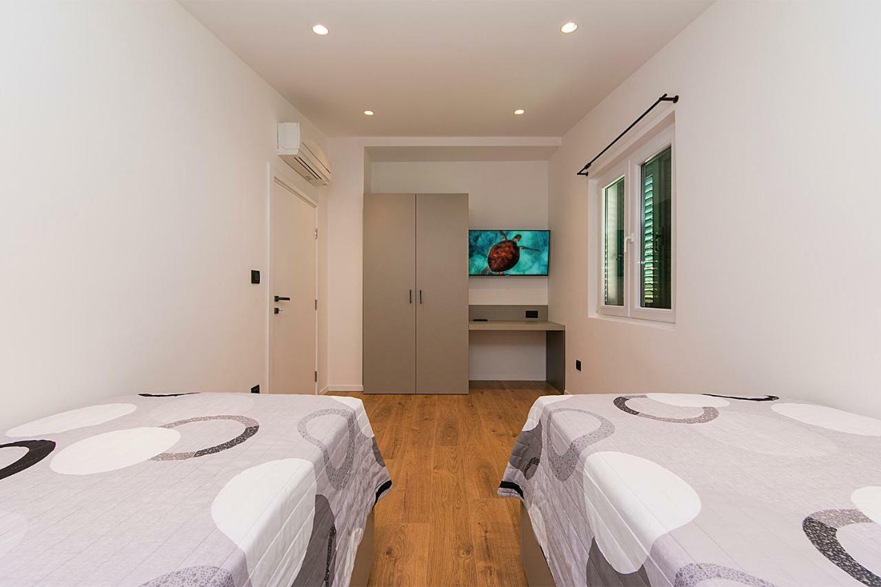 Apartments Juric Brela Exterior foto